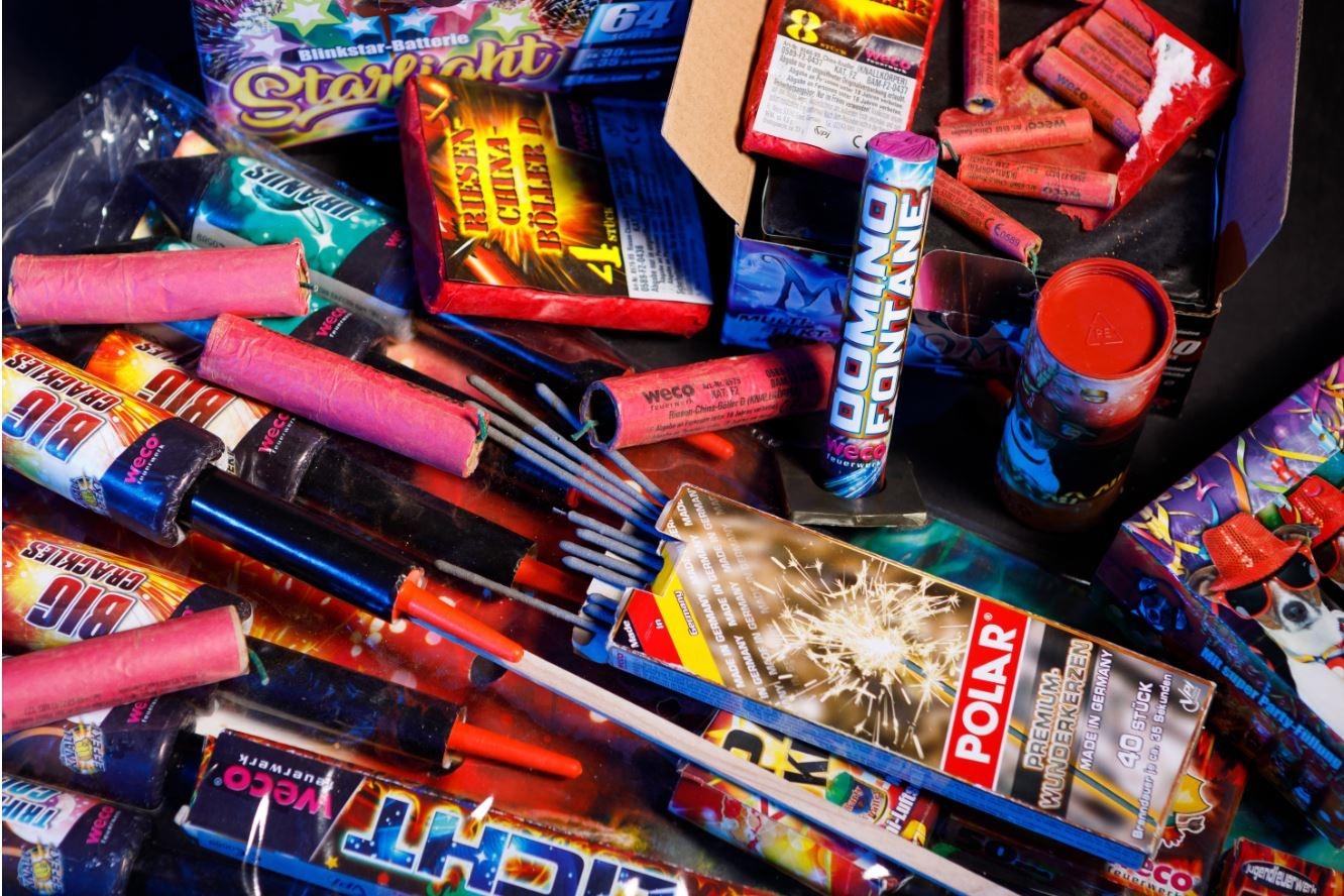 Silvesterraketen sind für die einen Ausdruck von Spaß und Neubeginn, für die anderen Ärgernis und Gefahr.