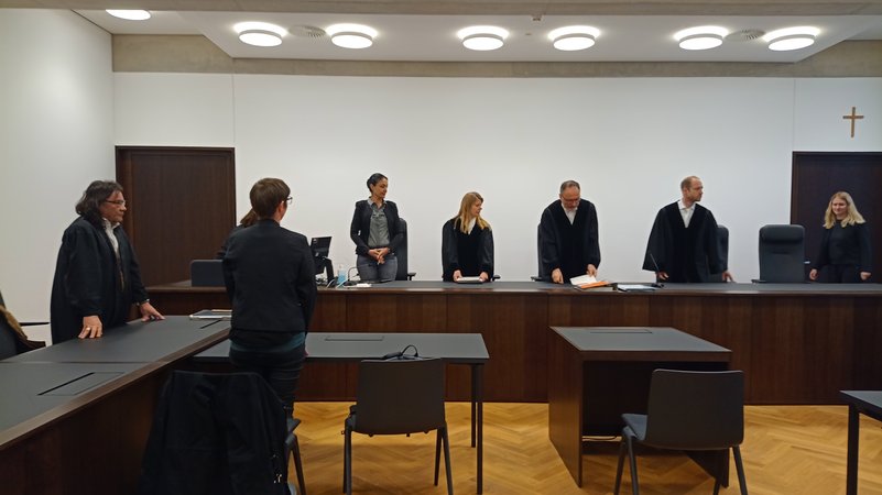 Gericht bei einer Urteilsbegründung. | Bild: BR24/Karin Goeckel Gericht bei einer Urteilsbegründung.