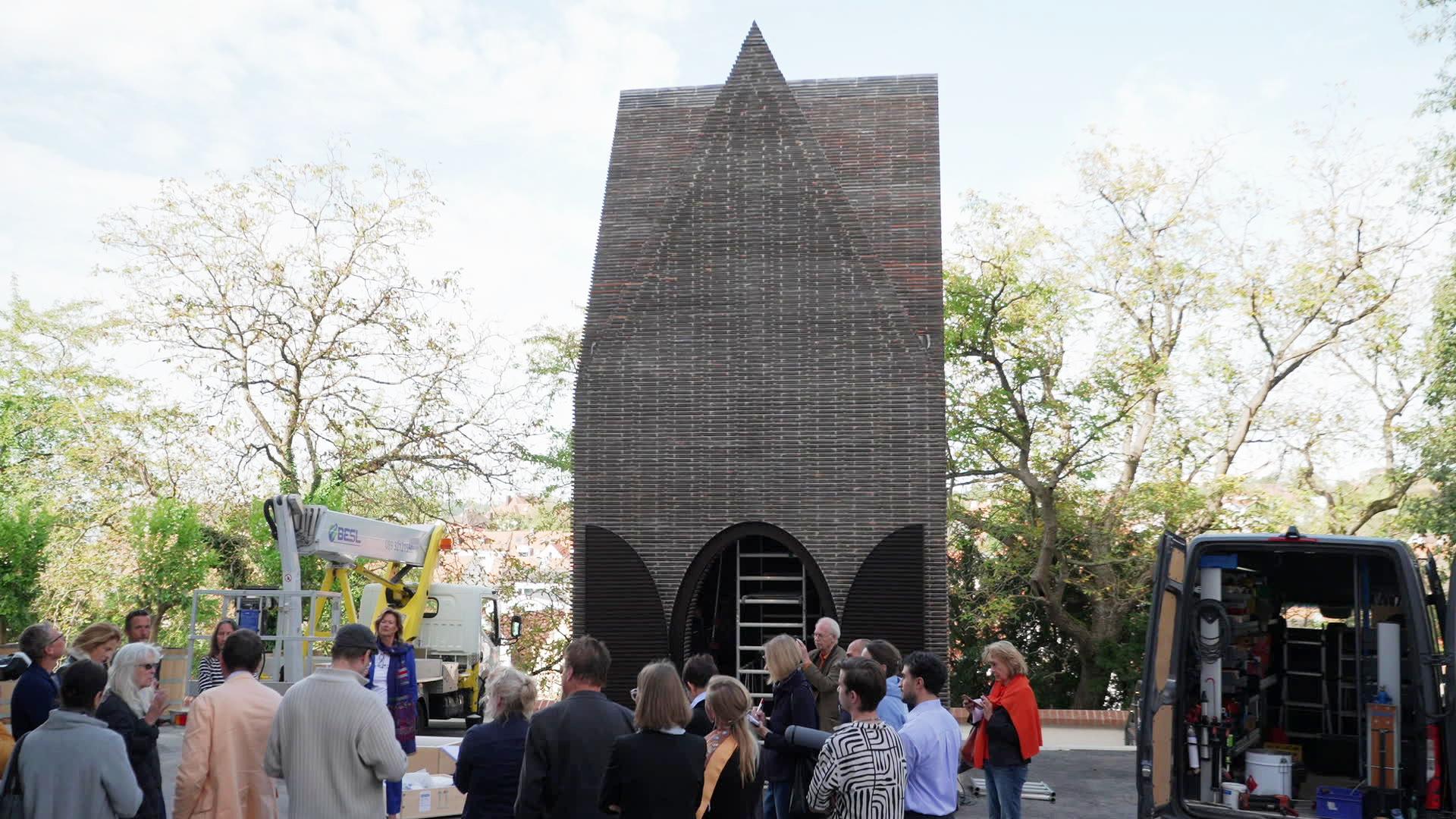 Neue Sehenswürdigkeit: Die Kapelle „Mary‘s Mantle“ von Kiki Smith und Brückner & Brückner auf dem Domberg beim Dimu der Erzdiözese München und Freising.