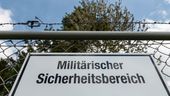 Militärischer Sicherheitsbereich - Symbolbild Bundeswehr | Bild:dpa-Bildfunk/Silas Stein