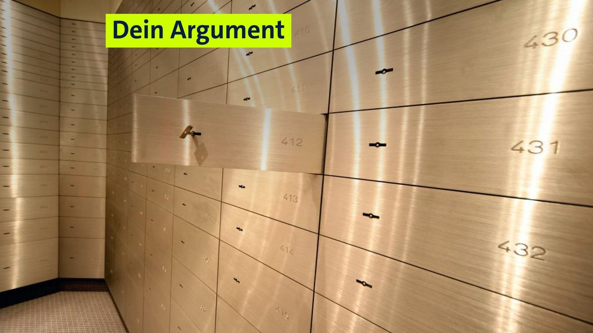 Geöffnetes Schließfach in einer Bank