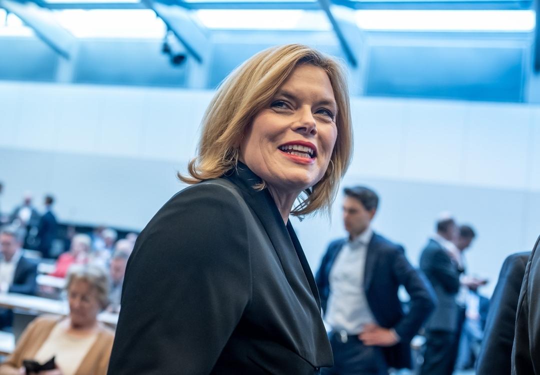 17.03.2025, Berlin: Julia Klöckner, CDU Vizevorsitzende, kommt zu Beginn der Fraktionssitzung der Union.