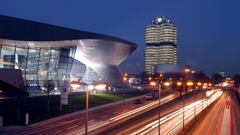 BMW-Werk in München | Bild: picture alliance / SvenSimon | Frank Hoermann/SVEN SIMON BMW-Werk in München