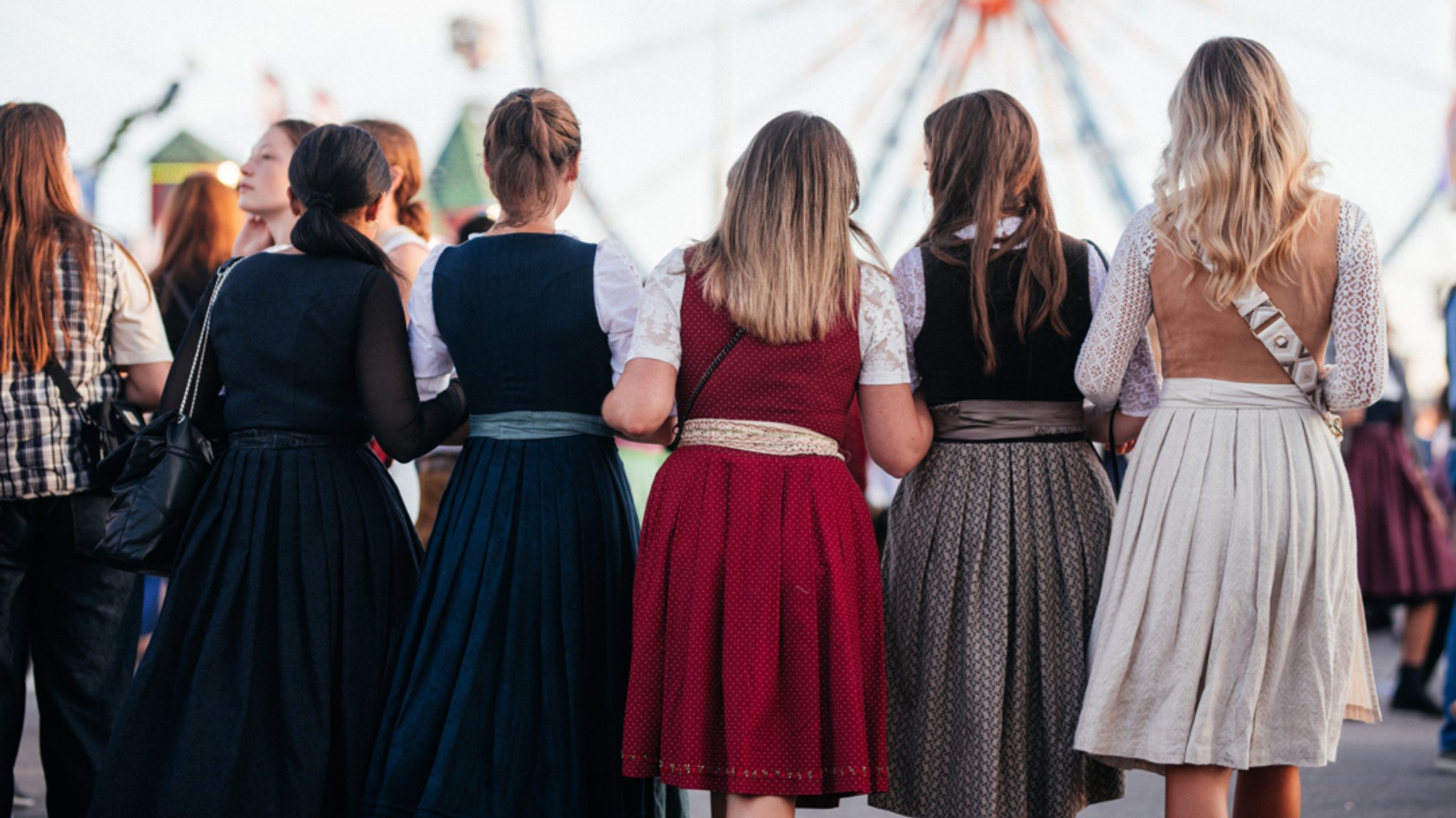 "Richtig spießig" - Die Trachten-Trends zur Wiesn