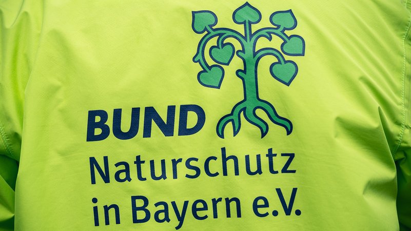 Zum Jahresabschluss hat die größte Umweltorganisation in Bayern Bilanz gezogen. Dem Verband bereitet vor allem Sorge, dass Ministerpräsident Söder kürzlich die bayerischen Klimaziele infrage gestellt hat. | Bild: Bayerischer Rundfunk 2024 Zum Jahresabschluss hat die größte Umweltorganisation in Bayern Bilanz gezogen. Dem Verband bereitet vor allem Sorge, dass Ministerpräsident Söder kürzlich die bayerischen Klimaziele infrage gestellt hat.