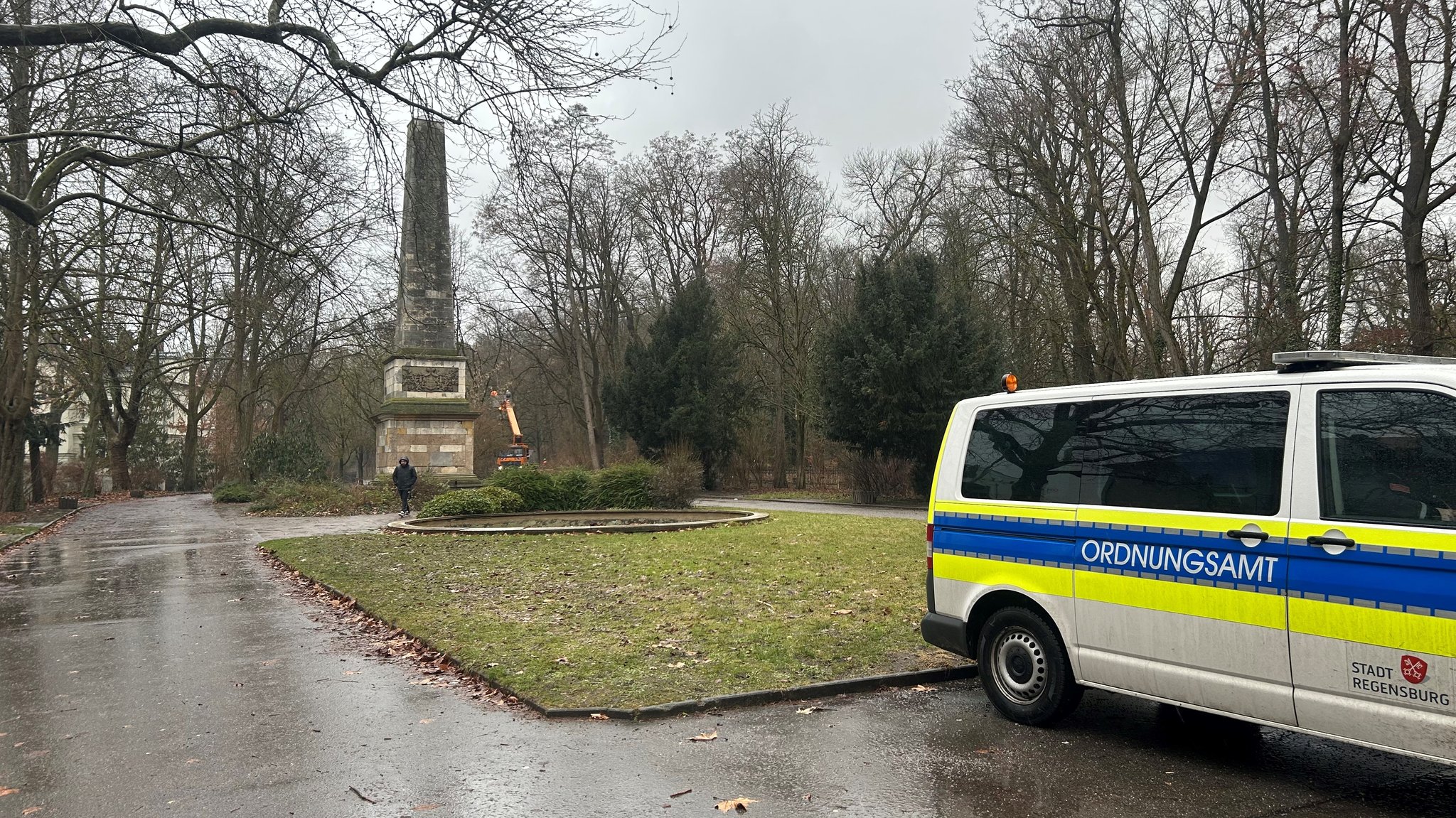 Junge Frau in der Regensburger Innenstadt tagsüber vergewaltigt