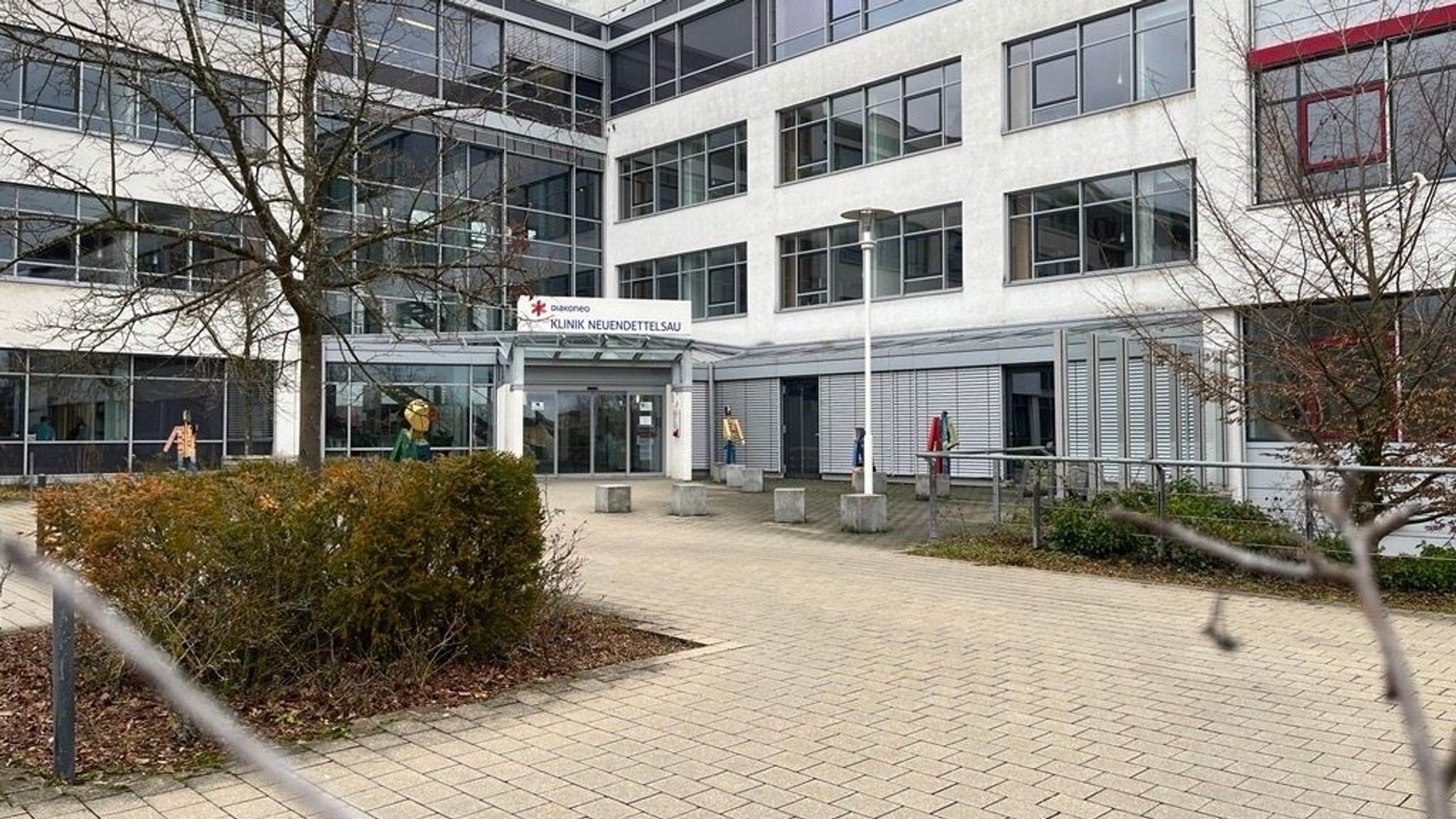 Das Klinikum Neuendettelsau von außen.