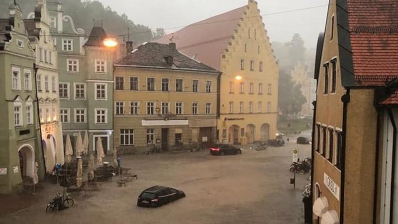 Handyvideos zeigen das Ausmaß der Überschwemmungen in Landshut