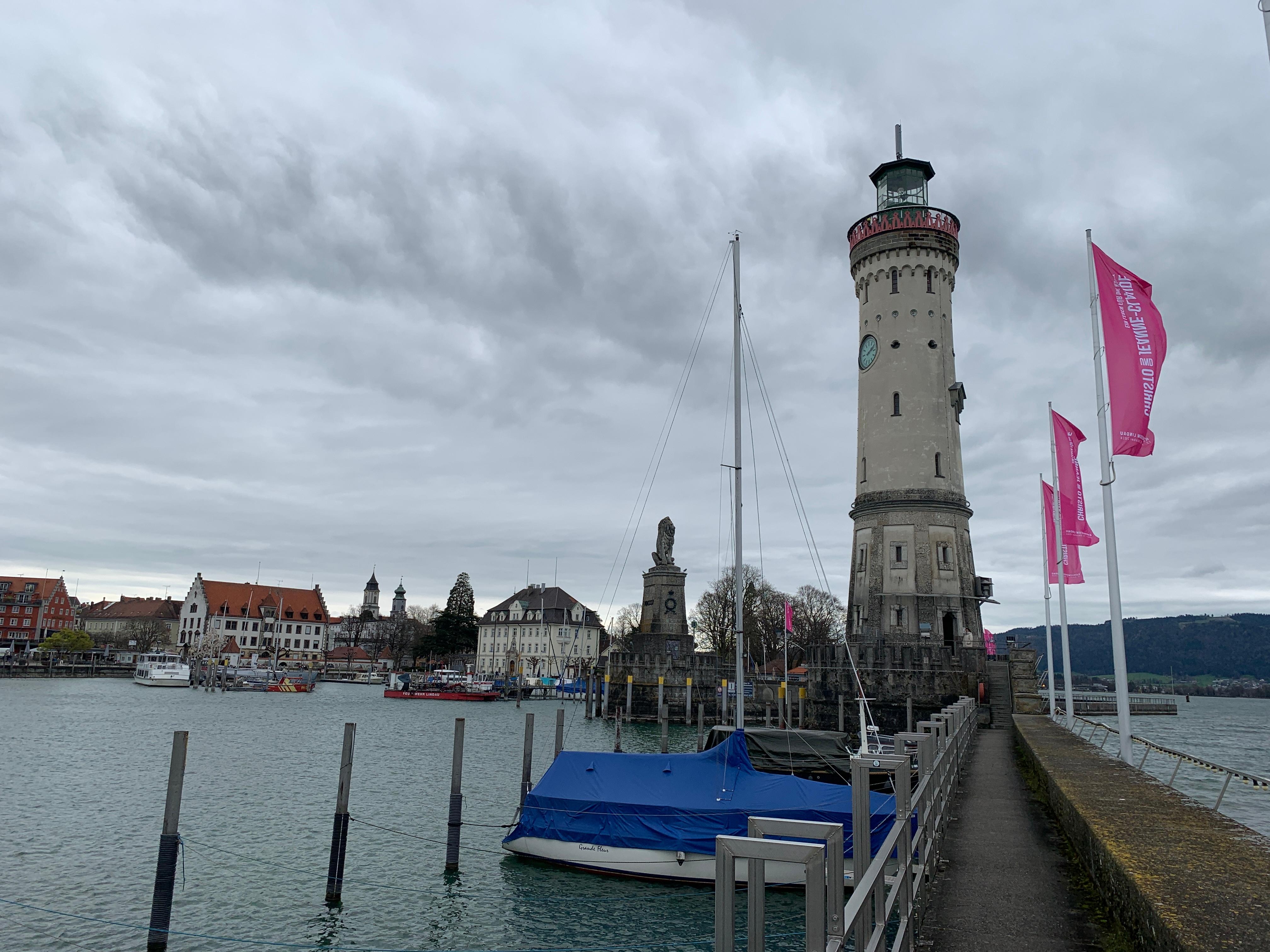 Der Leuchtturm am Bodensee-Hafen von Lindau ist für Besucher nun wieder geöffnet. 