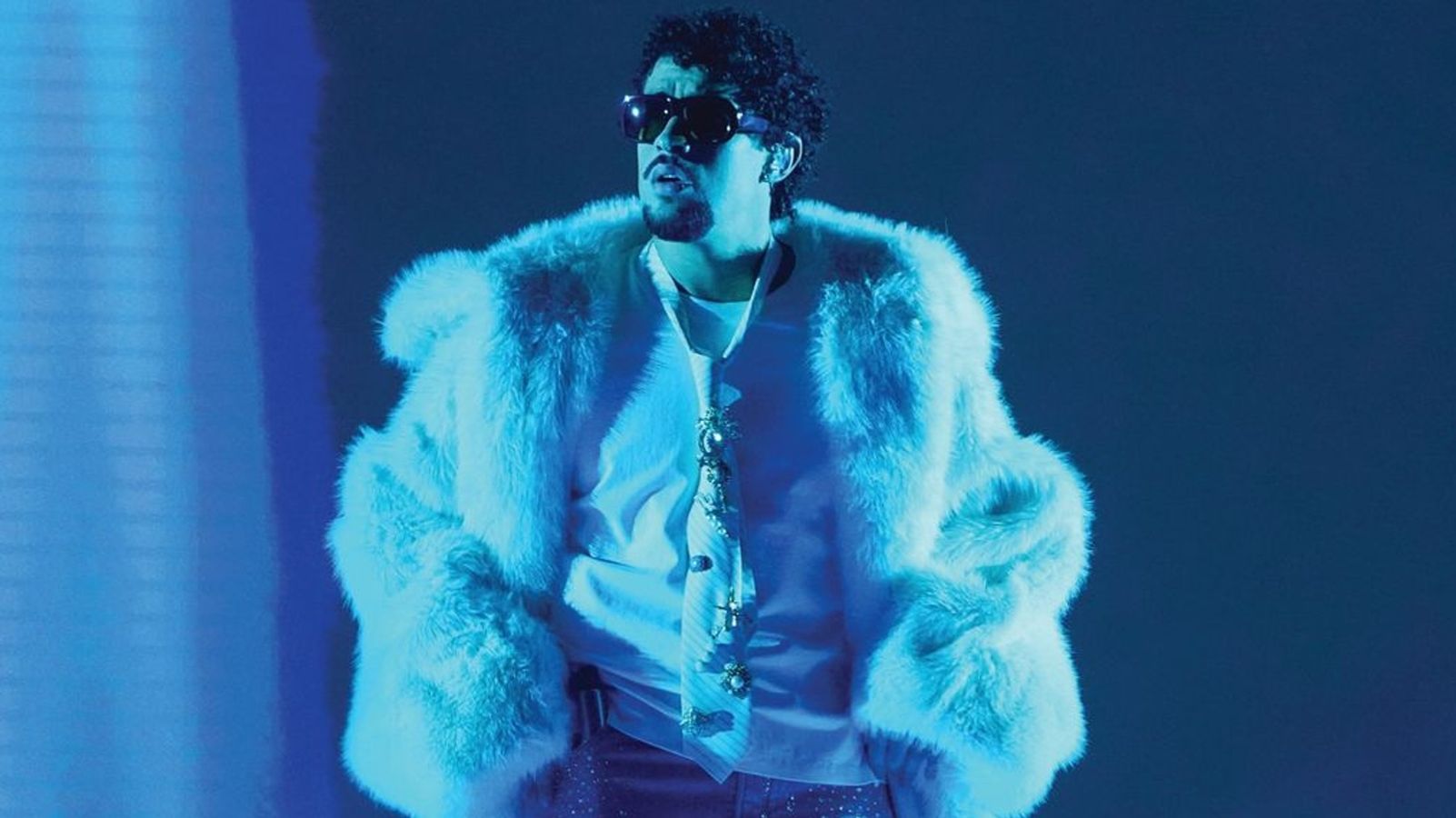 Bad Wil Rapper Rapper Bad Bunny: So politisch wird der Liveact beim Super Bowl | BR24