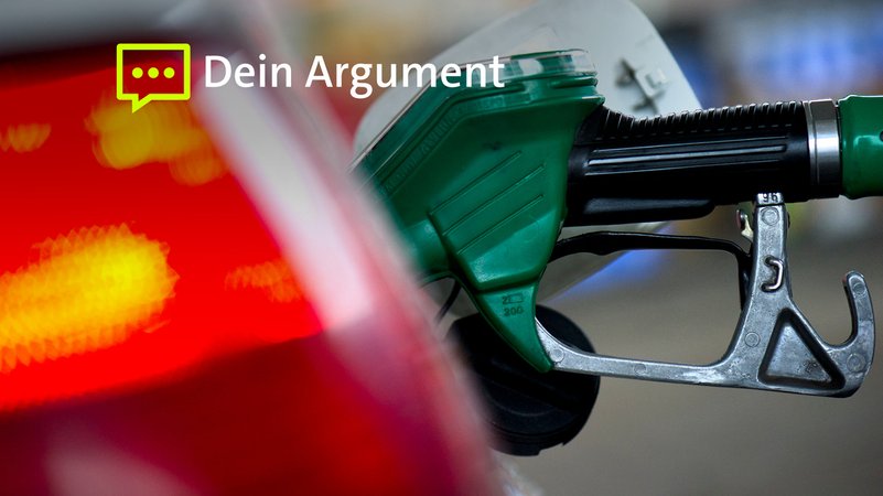 Auto an einer Tankstelle (Symbolbild) | Bild: dpa-Bildfunk/Arno Burgi Auto an einer Tankstelle (Symbolbild)