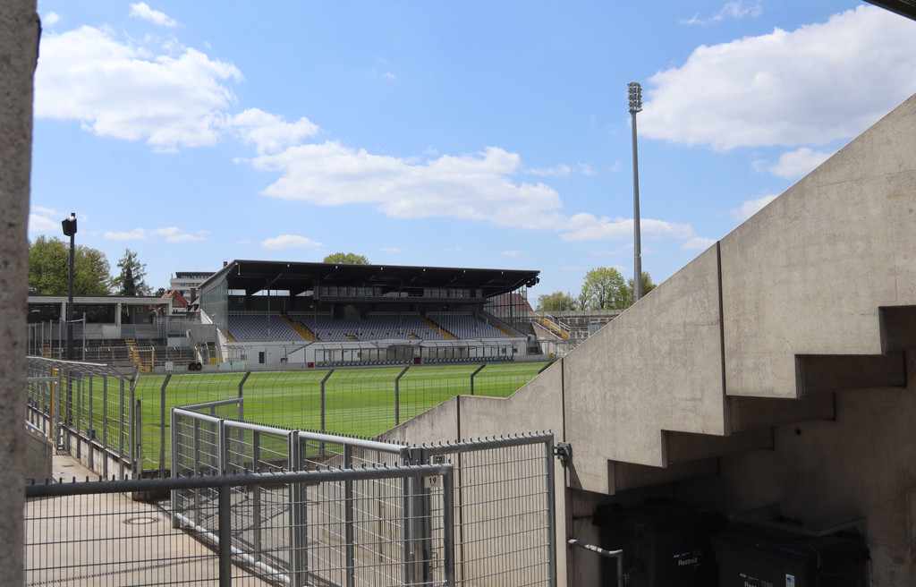 Blick ins Städtische Stadion an der Grünwalder Straße