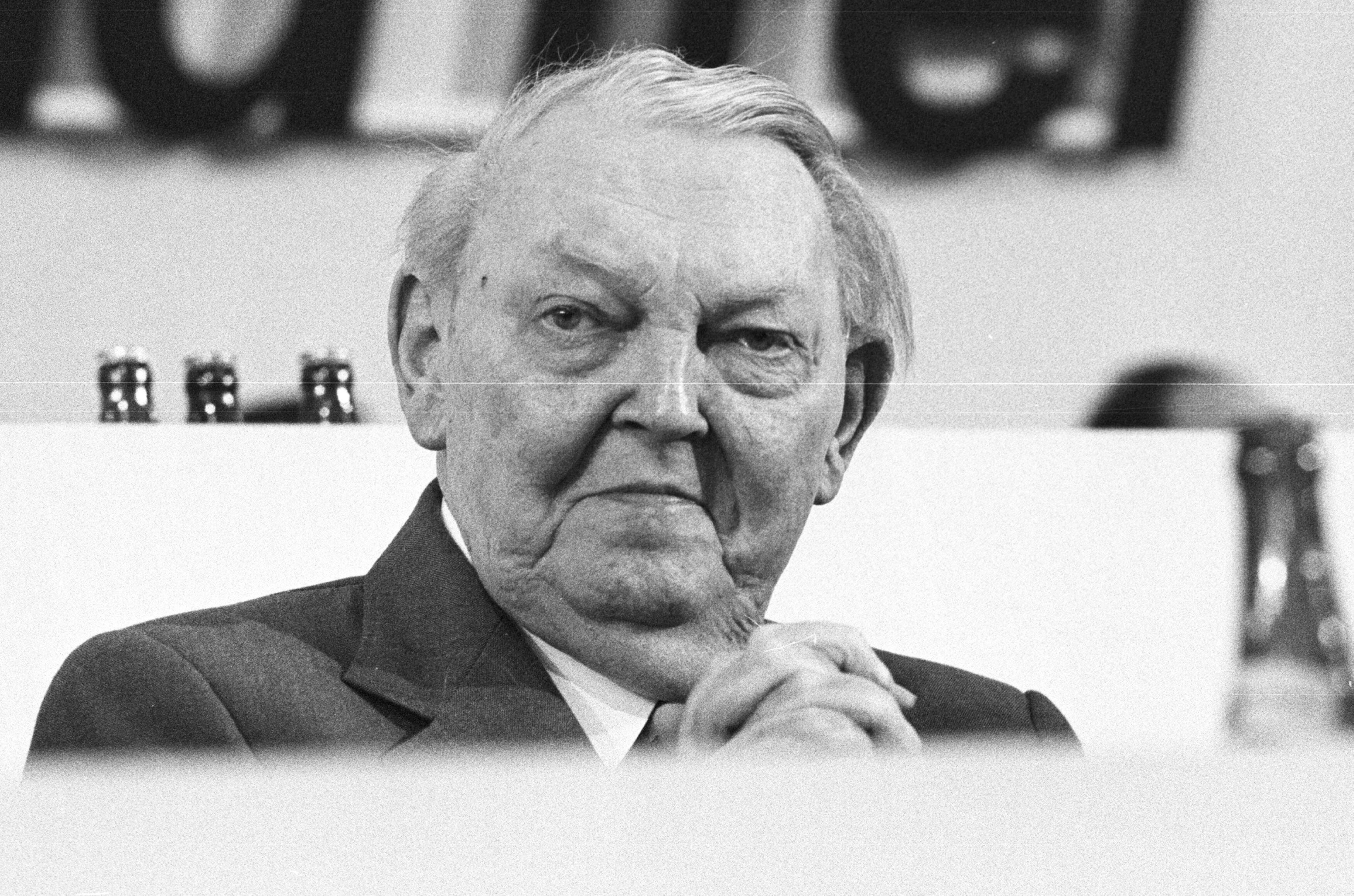 Ludwig Erhard, CDU Politiker und Bundeskanzler, hier beim CDU Parteitag im Juni 1976