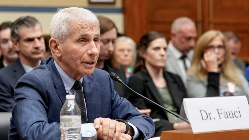 Der Immunologe, Anthony Fauci, wurde vorsorglich begnadigt. | Bild: picture alliance / ASSOCIATED PRESS | Mariam Zuhaib Der Immunologe, Anthony Fauci, wurde vorsorglich begnadigt.