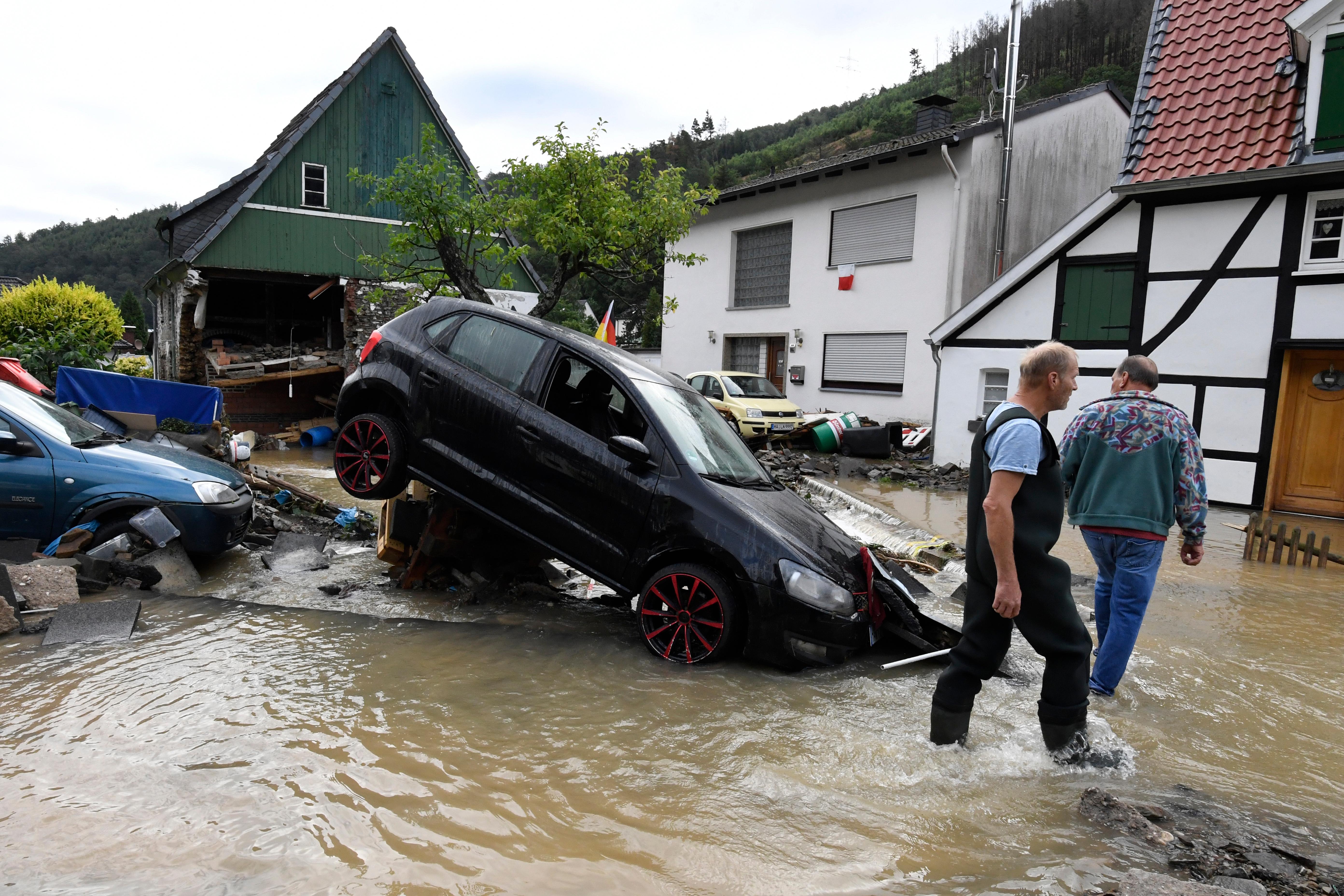 Unwetter In Deutschland Zahl Der Toten Steigt Auf 45 Br24
