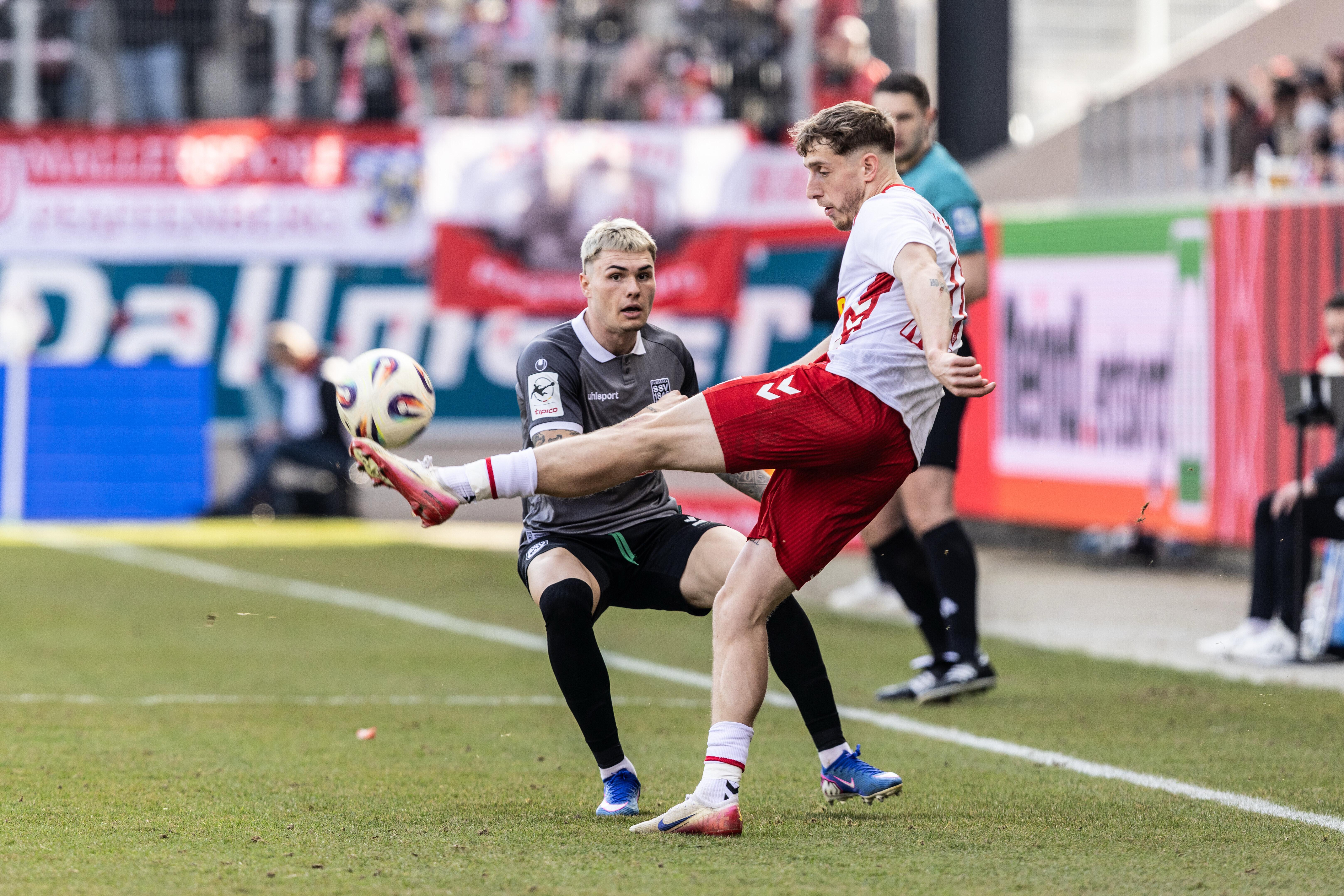 Jahn Regensburg gegen SSV Ulm 1846