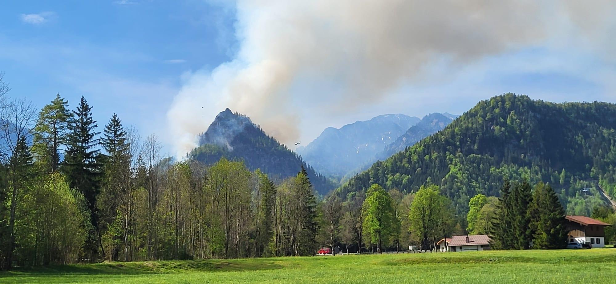 Rauch steigt auf 