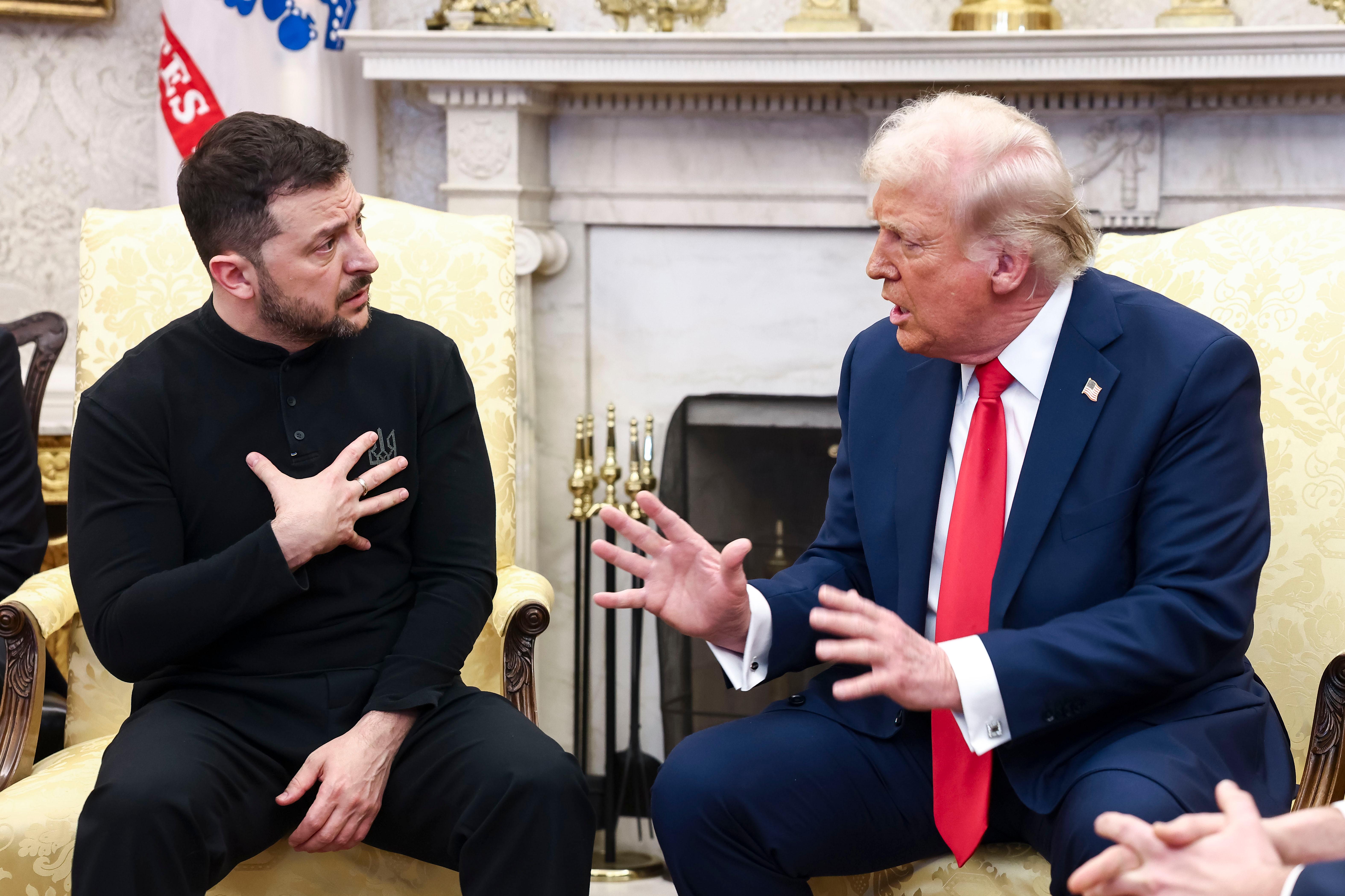 Der ukrainische Präsident Wolodymyr Selenskyj (l.) mit dem US-Präsidenten Donald Trump im Weißen Haus 