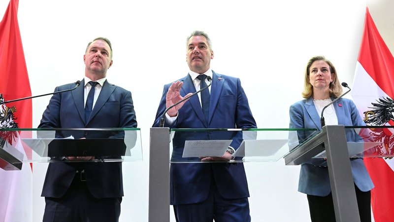 Die Parteichefs derjenigen Parteien in Österreich, die eigentlich eine Regierung bilden wollten. | Bild: BR Die Parteichefs derjenigen Parteien in Österreich, die eigentlich eine Regierung bilden wollten.