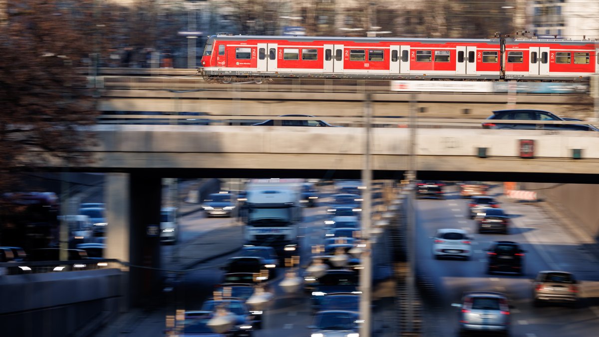 Schienen- und Straßenbaustellen bremsen München an Pfingsten aus
