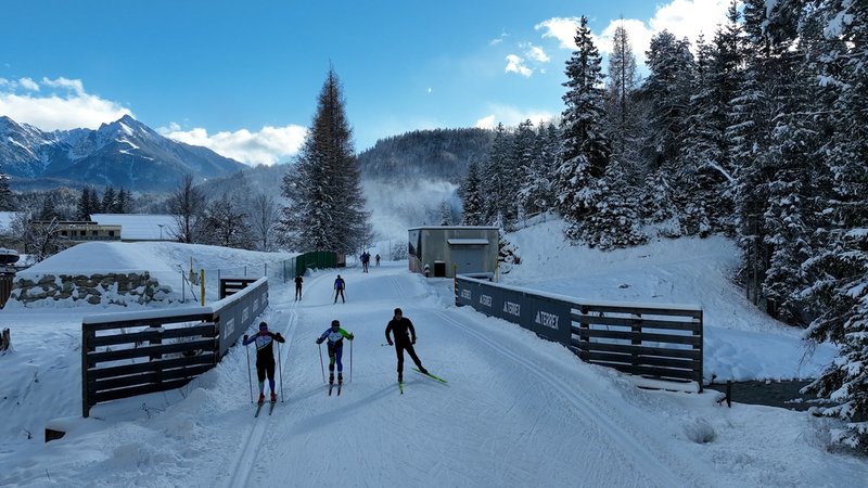 In Leutasch in Tirol hat am Wochenende die Langlaufsaison gestartet - Snowfarming, Beschneiung und Naturschnee machen es möglich. | Bild: Martin Breitkopf/ BR In Leutasch in Tirol hat am Wochenende die Langlaufsaison gestartet - Snowfarming, Beschneiung und Naturschnee machen es möglich.