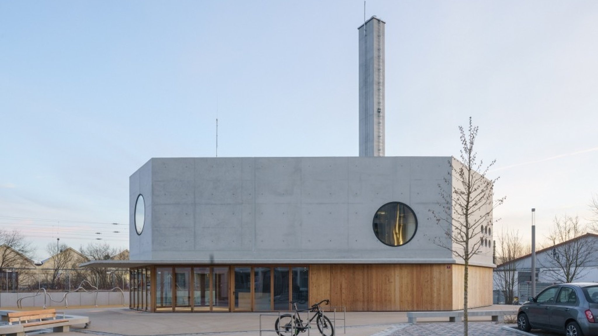 Blockheizkraftwerk für Nahwärme und Strom mit Quartierscafé. | Bild: Sebastian Schels Blockheizkraftwerk für Nahwärme und Strom mit Quartierscafé.