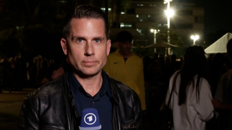 Mike Lingenfelser, BR-Reporter in Tel Aviv, spricht über die Verzögerung der Freilassung weiterer Geiseln.