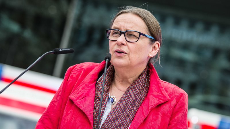 Die ehemalige BRK Landesgeschäftsführerin Dr. Elke Frank | Bild: picture alliance / ZUMAPRESS.com | Sachelle Babbar Die ehemalige BRK Landesgeschäftsführerin Dr. Elke Frank