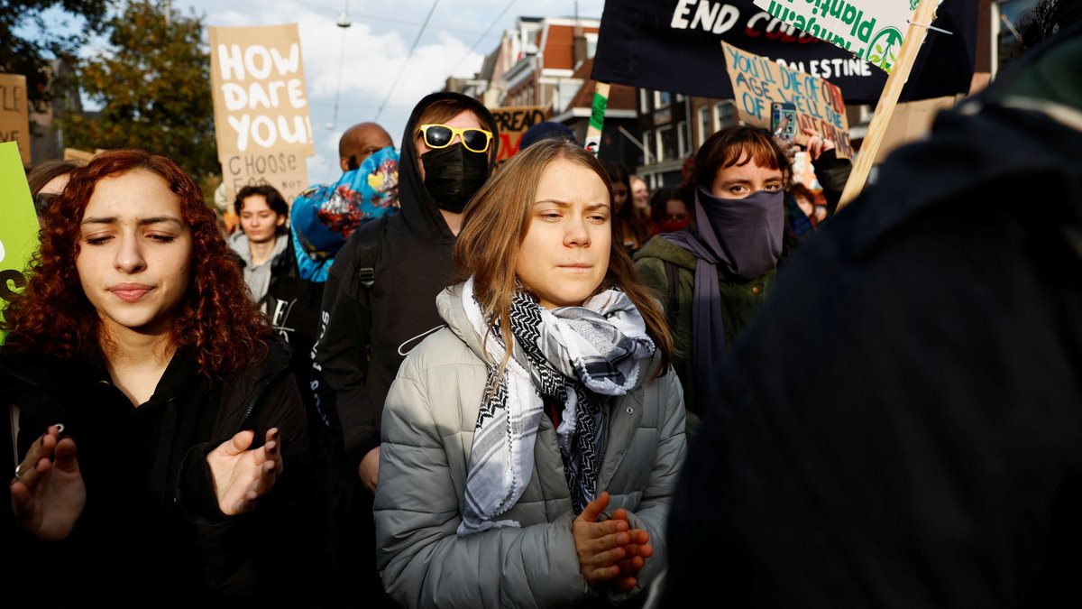 Greta Thunberg (m.), Klimaaktivistin aus Schweden, in Amsterdam