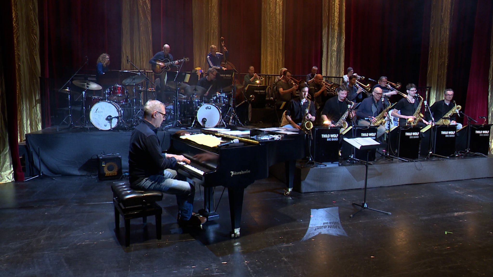 Thilo Wolf (am Klavier) mit seiner Bigband