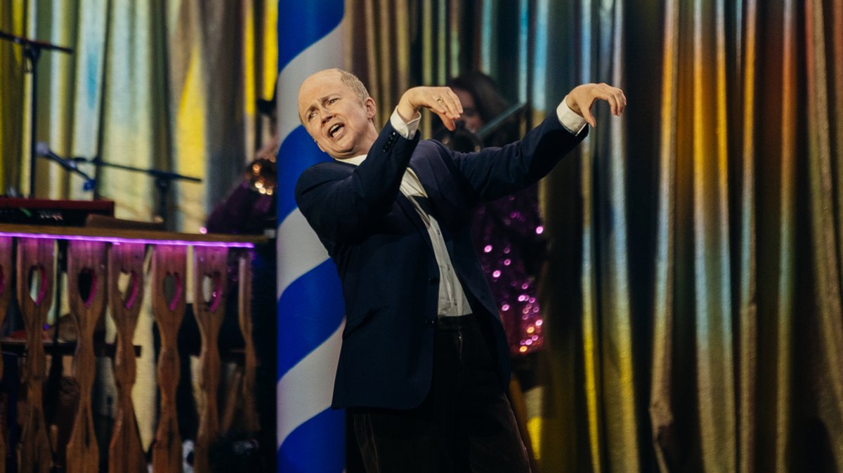 Scholz tanzt er eine Ein-Mann-Polonaise.