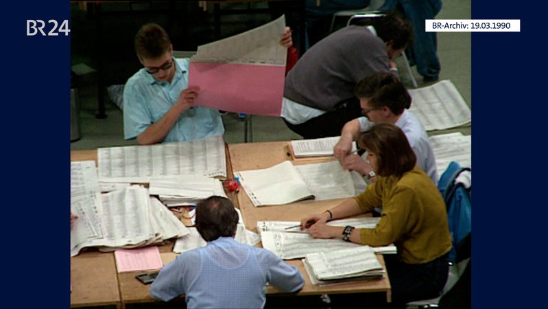Auszählung der Kommunalwahl 1990 | Bild: BR-Archiv Auszählung der Kommunalwahl 1990