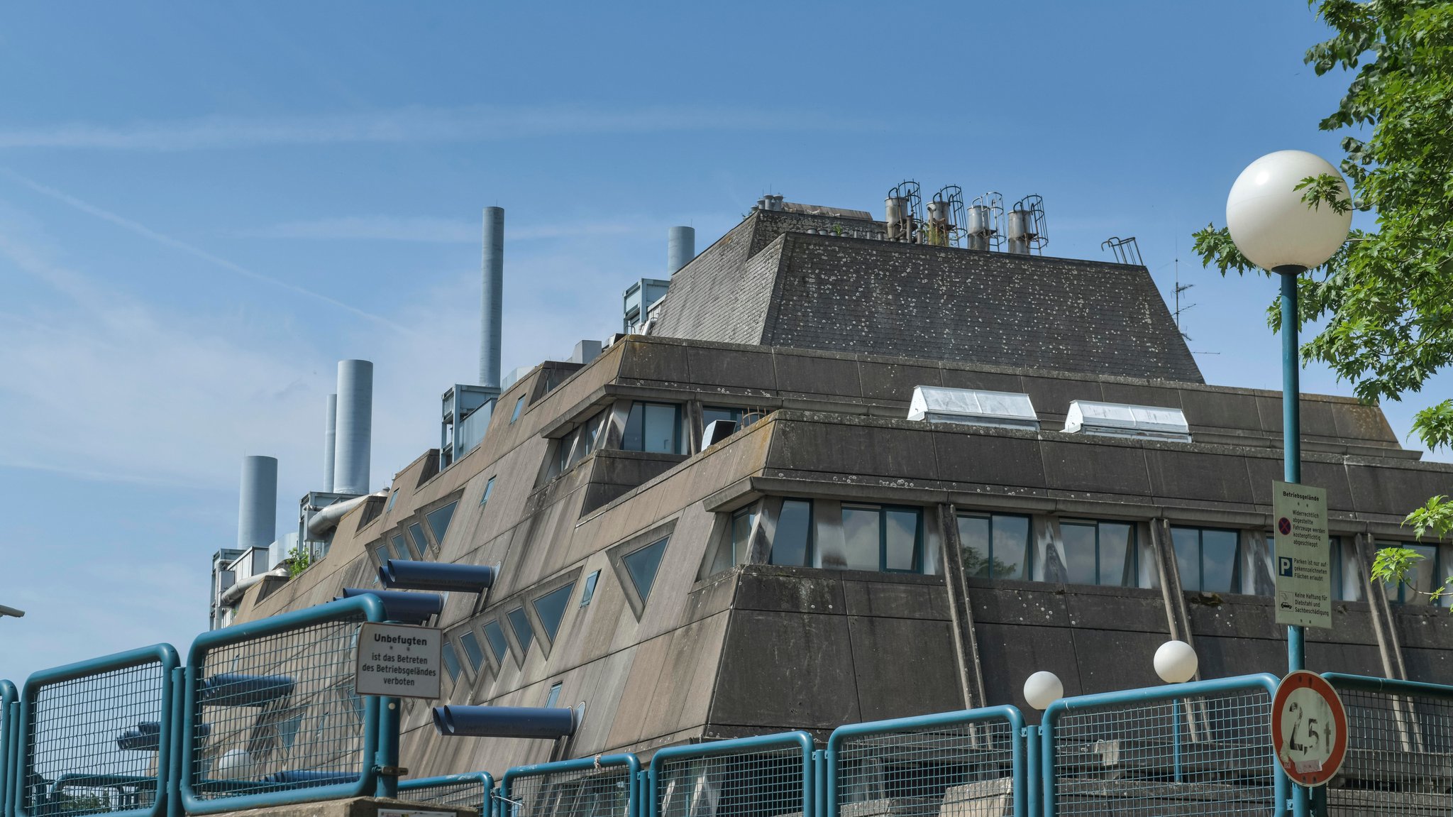 Schön wie ein Sternenkreuzer: Der Mäusebunker in Berlin