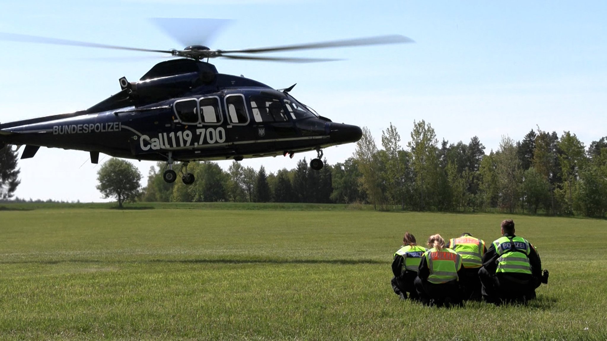 Grenzkontrollen - Hubschrauber über Waldsassen