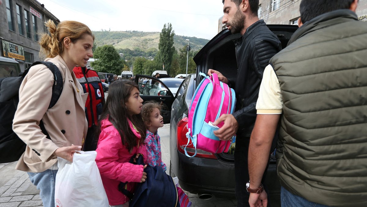 25.09.2023: Flüchtlinge aus Berg-Karabach | Bild: Reuters/Irakli Gedenidze 25.09.2023: Flüchtlinge aus Berg-Karabach