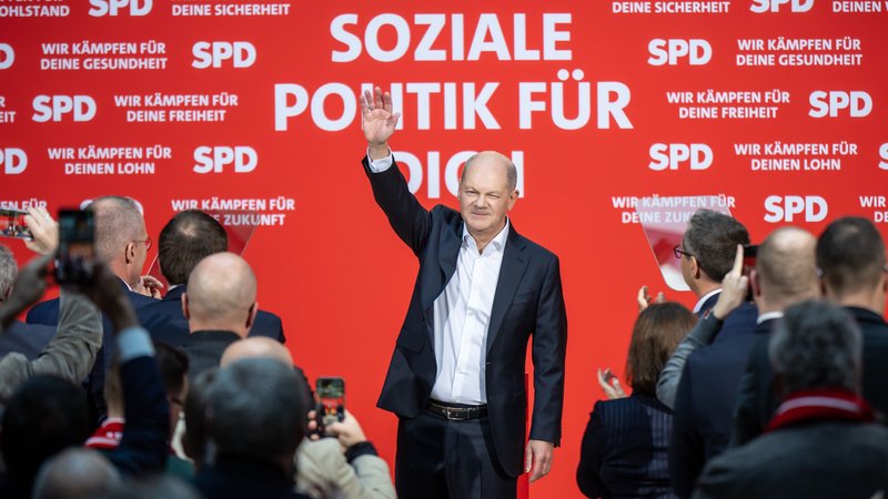 Kanzler Olaf Scholz bei der SPD-"Wahlsiegkonferenz" in Berlin | Bild: picture alliance/dpa | Michael Kappeler Kanzler Olaf Scholz bei der SPD-"Wahlsiegkonferenz" in Berlin