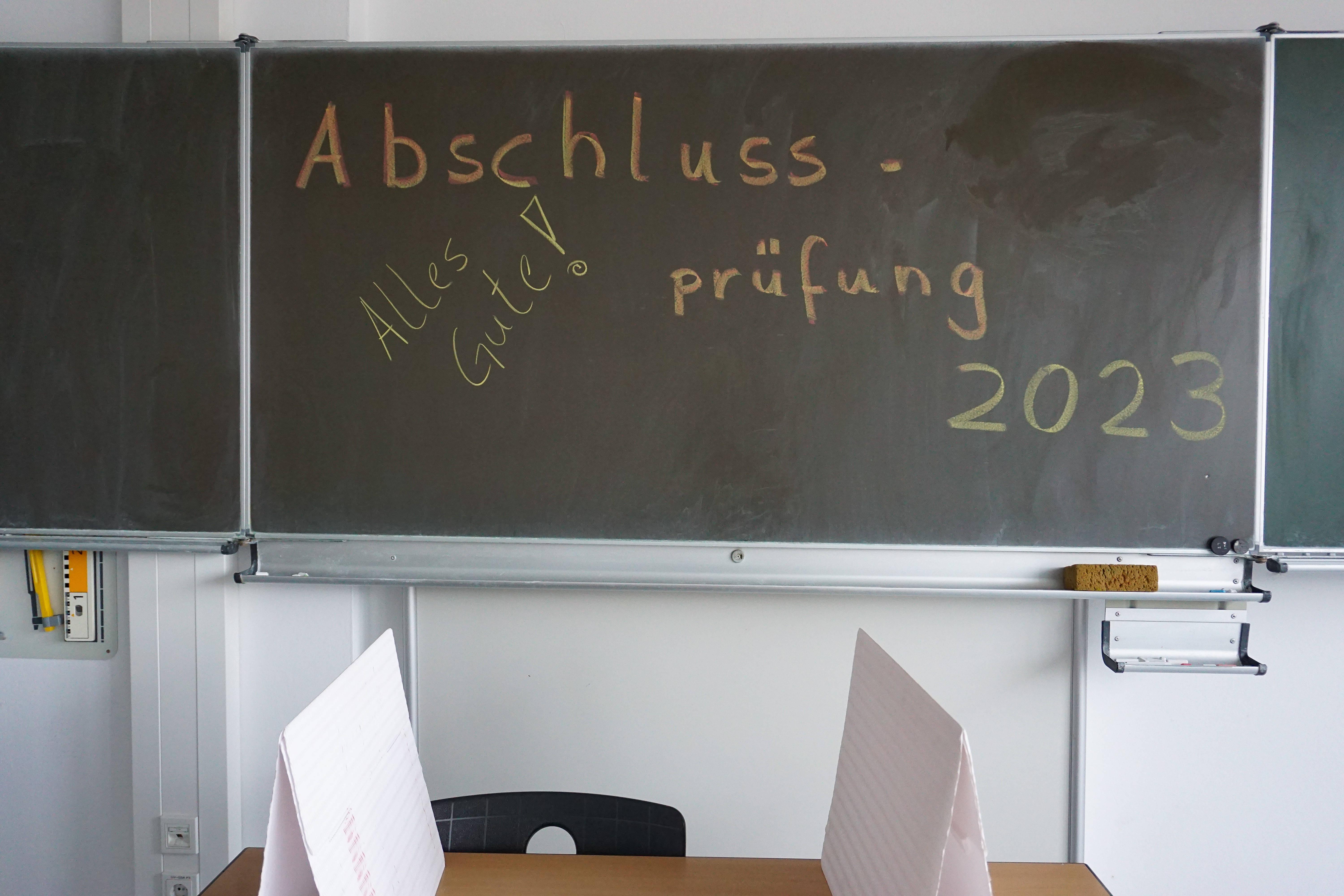 Abschlussprüfungen An Realschulen In Bayern Haben Begonnen | BR24