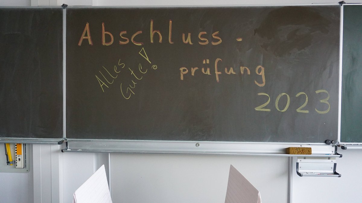 Abschlussprüfungen an Realschulen in Bayern haben begonnen