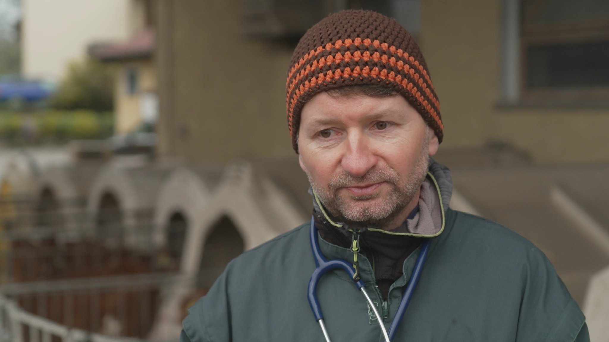 Tierarzt Dr. Michael Schmaußer spricht sich für die verpflichtende Lokalanästhesie beim Enthornen aus. 