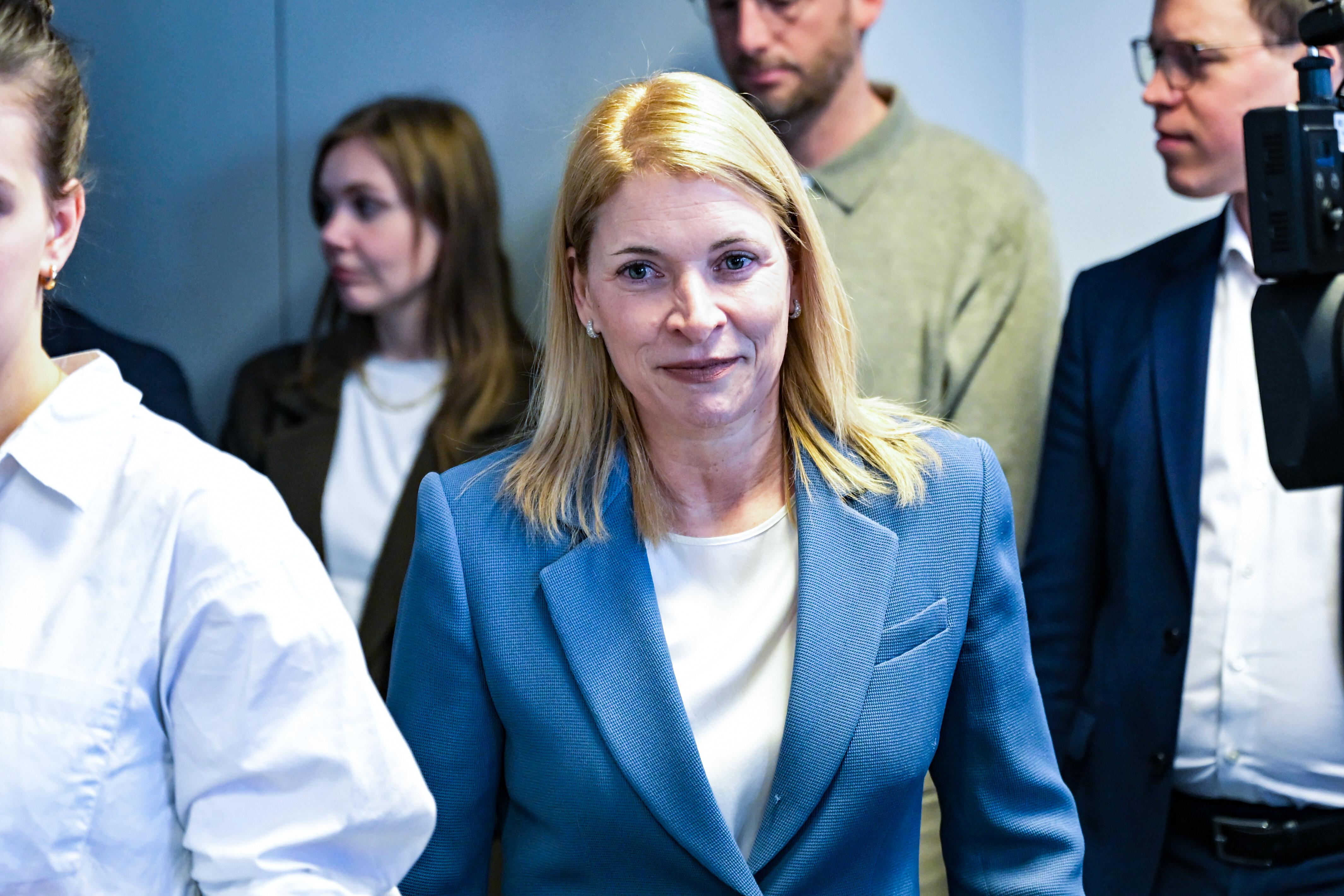 Evelyn Palla, Vorstandsvorsitzende der DB InfraGO AG, kommt zu einer Pressekonferenz im Anschluss an eine Sondersitzung des Ausschusses für Wohnen, Bau und Verkehr zu den Herausforderungen und Perspektiven der Zukunft des Bahnverkehrs in Bayern.