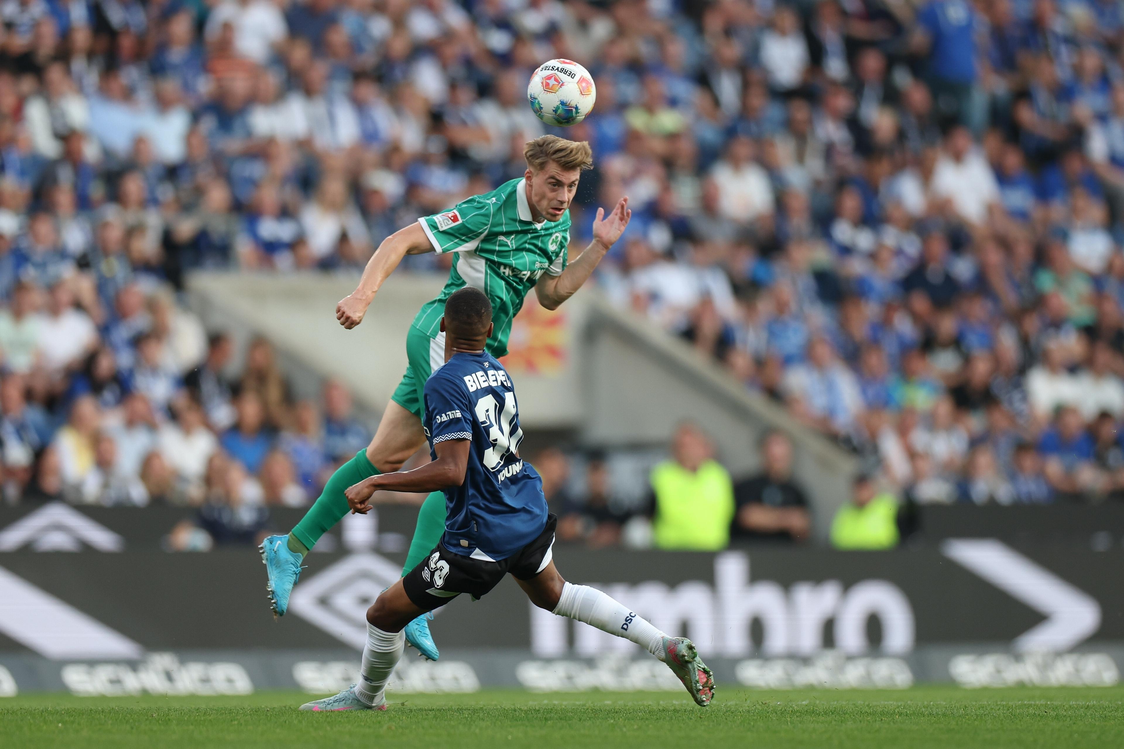 Spielszene: Arminia Bielefeld - SpVgg Greuther Fürth
