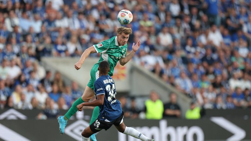 Spielszene: Arminia Bielefeld - SpVgg Greuther Fürth | Bild: picture alliance/dpa | Friso Gentsch Spielszene: Arminia Bielefeld - SpVgg Greuther Fürth