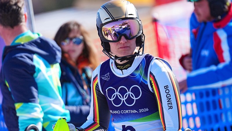Lena Dürr im Ziel nach dem Olympia-Slalom | Bild: picture alliance/dpa | Michael Kappeler Lena Dürr im Ziel nach dem Olympia-Slalom