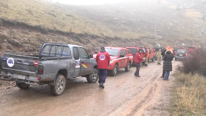 Rettungskräfte in der Nähe er Unglücksstelle. | Bild: BR Rettungskräfte in der Nähe er Unglücksstelle.