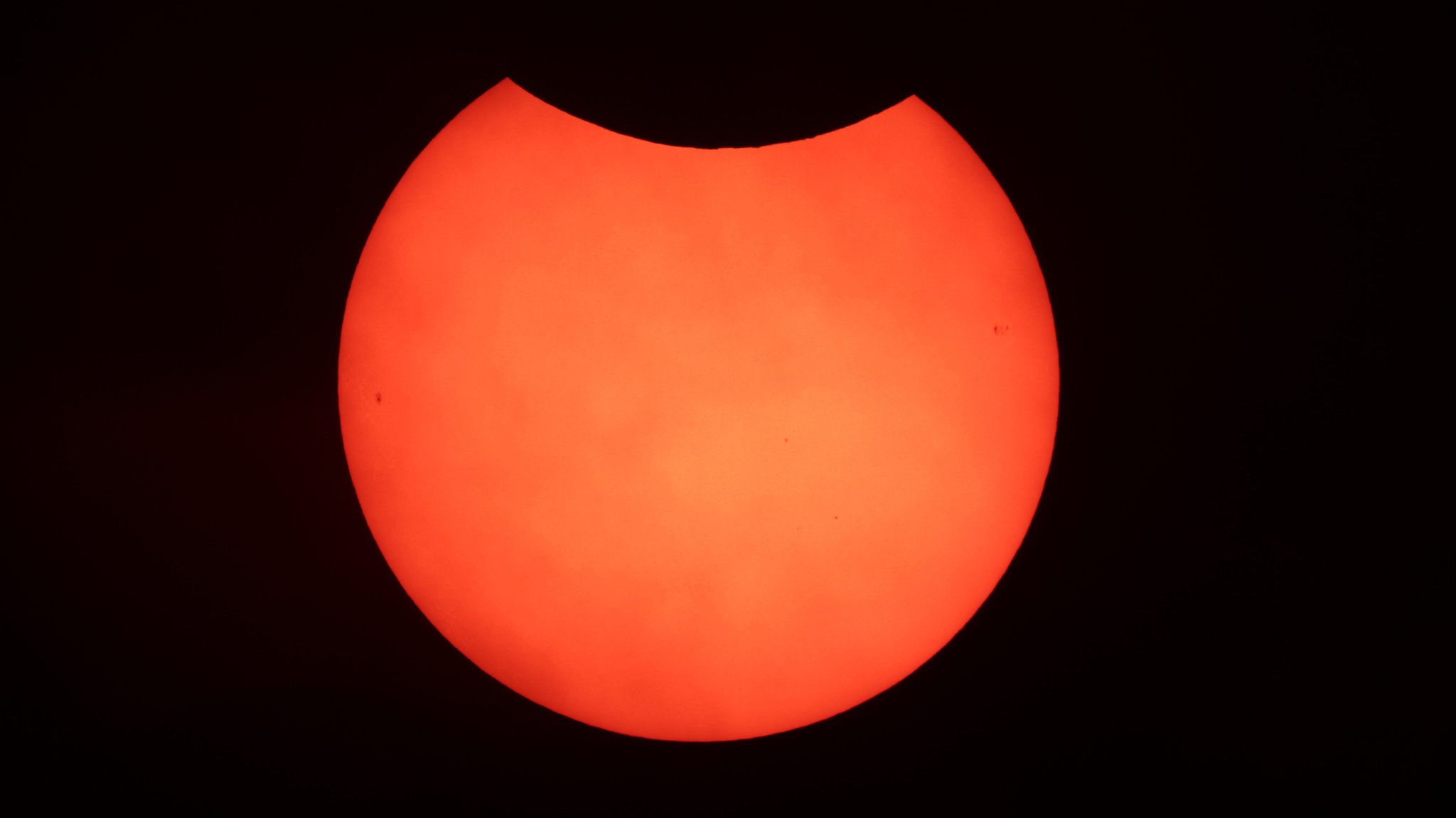 Die teilweise vom Mond verdeckte Sonne in Unterfranken 