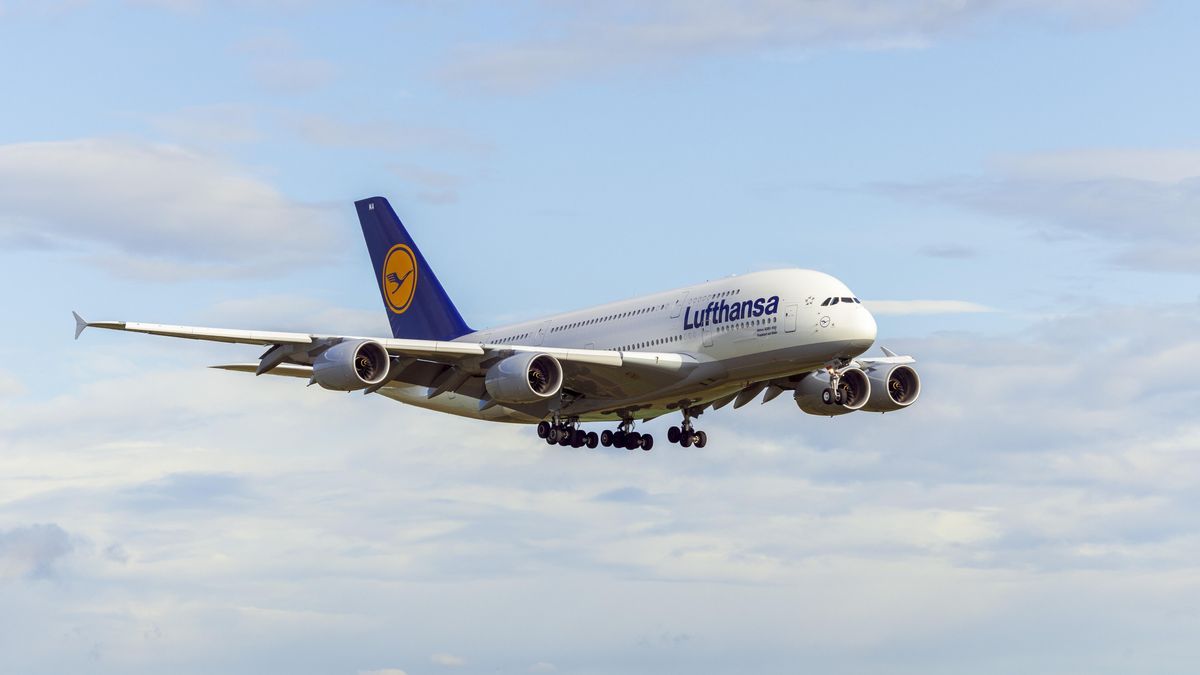 Lufthansa Ertragsprobleme Und Weiterer Jobabbau Br24