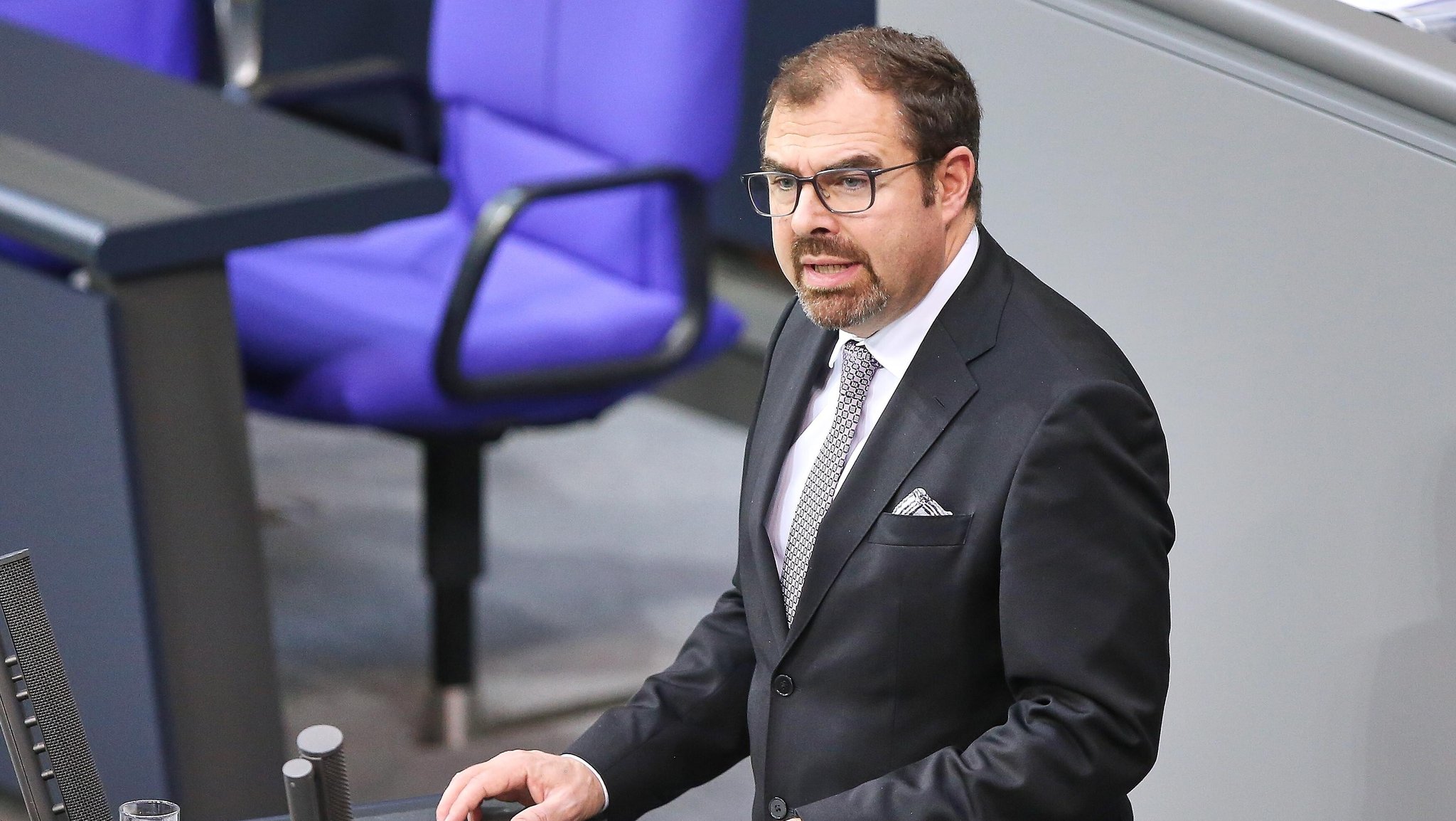 Deutscher Bundestag: Florian Hahn, CSU | Bild: picture alliance / dts-Agentur | - Deutscher Bundestag: Florian Hahn, CSU