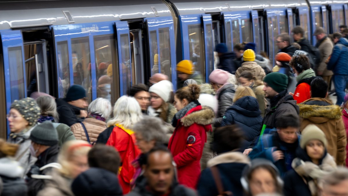 Statistisches Bundesamt: Mehr Fahrgäste bei Bus und Bahn