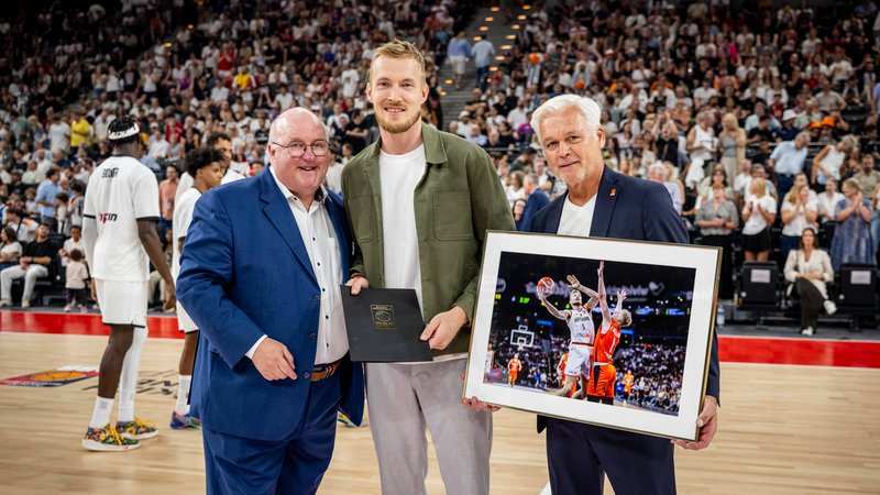 Niels Giffey Verabschiedung | Bild: IMAGO / camera4+ Niels Giffey Verabschiedung