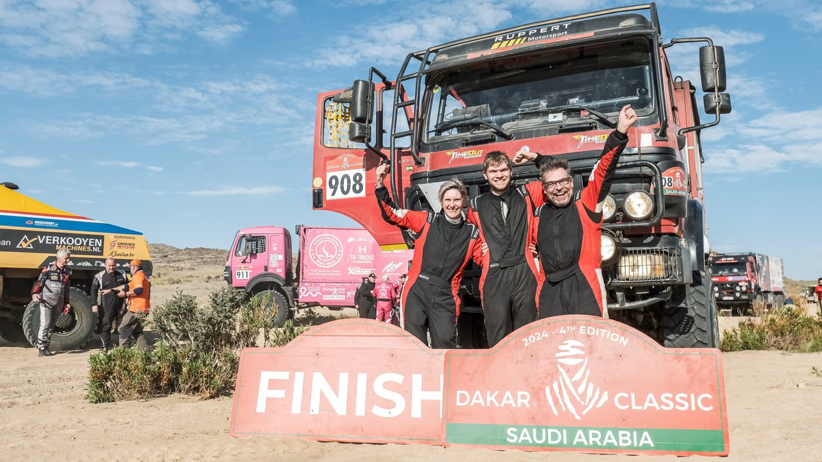 Familie Ruppert aus Schnaittenbach ist bei der Rallye Dakar mitgefahren.